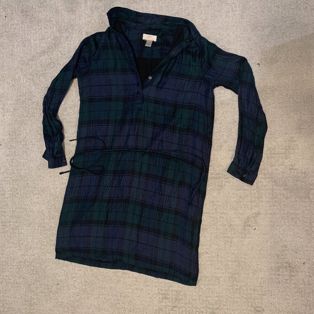 LOFT paid shirt dress with tie-waist size XS petit